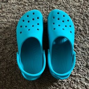 Aqua crocs M8 W10
